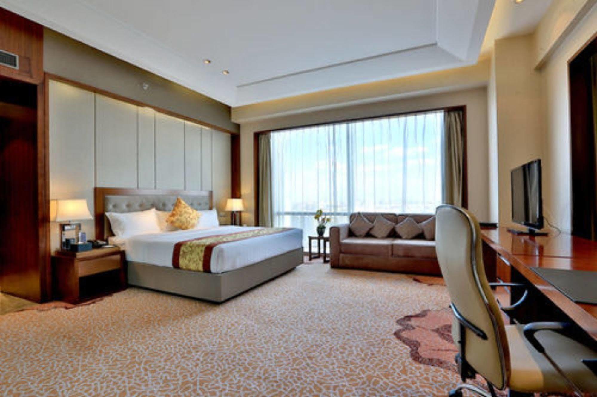 Shenyang Rayfont International Hotel Exteriör bild